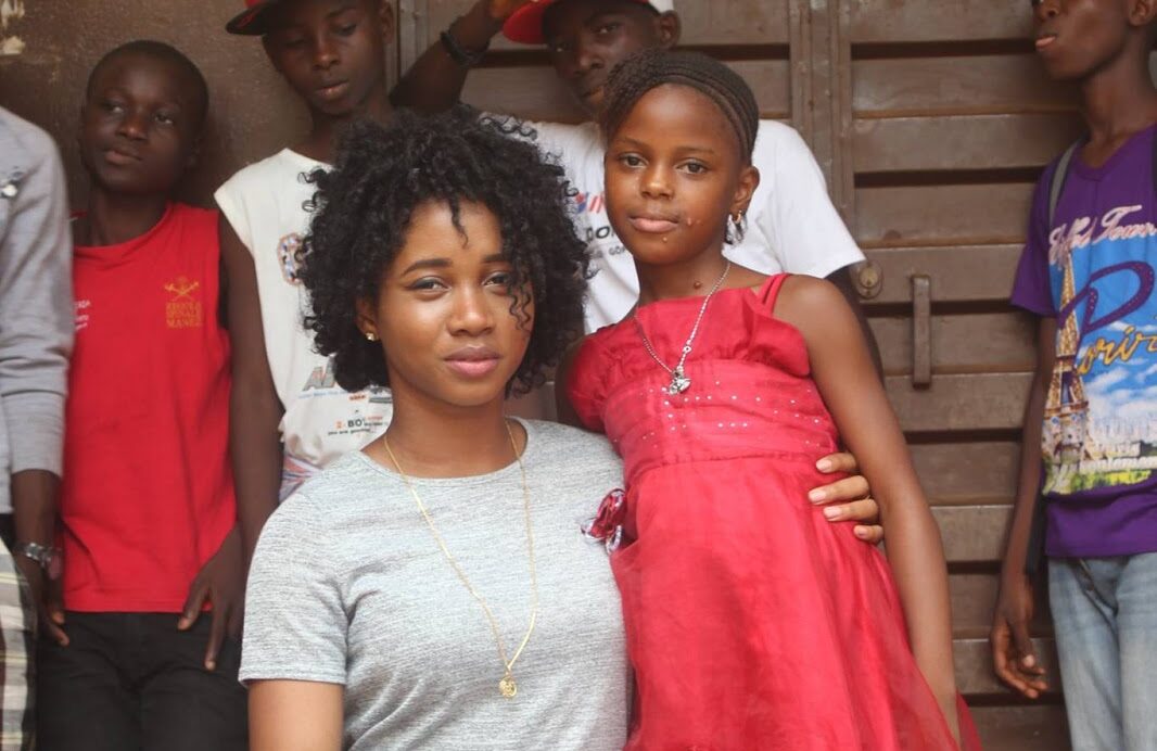 Singer LaToya Rhage Donates Food Items to Freetown Community