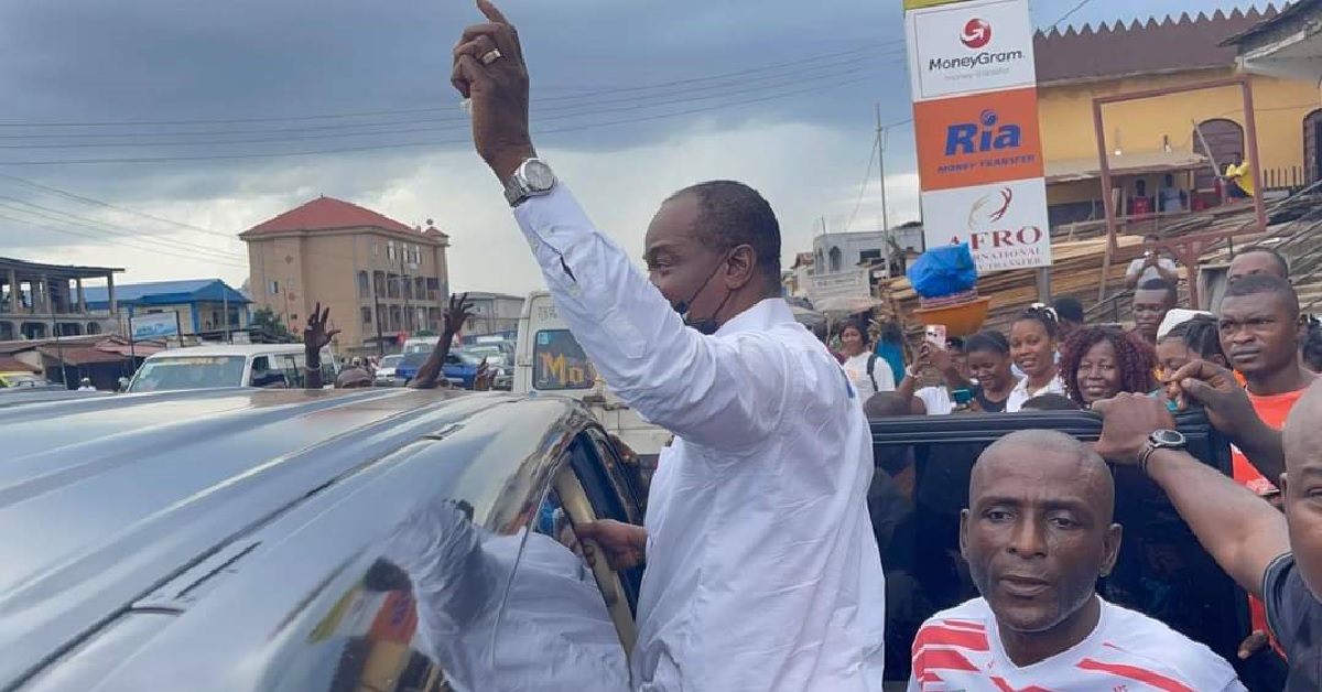 JUST IN: Samura Kamara Arrives at The Disaster Scene in Freetown