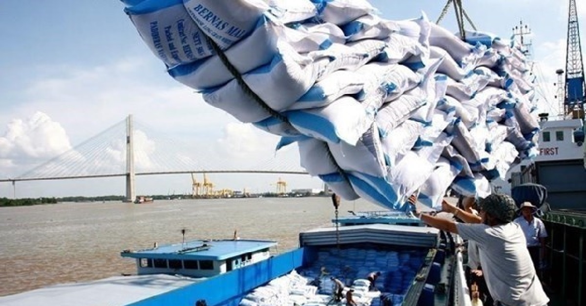 “Sierra Leone Received 21 Ships of Rice From China” – Agriculture Minister, Henry Kpaka Reveals