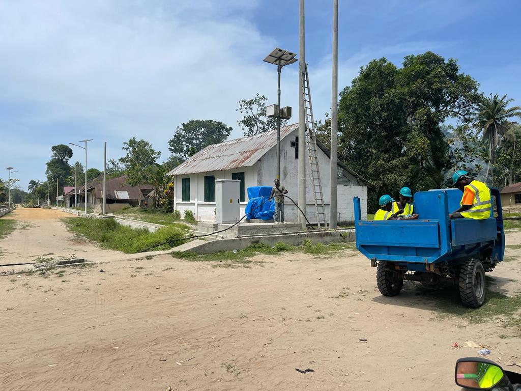 President Bio Inspects Electricity Projects in Bonthe District, Commends Ministry of Energy And Partners
