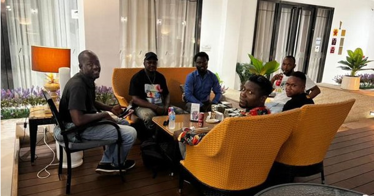 Popular Comedian, Yemata All Smiles as He Receives Cash From Wanted Magician LAC