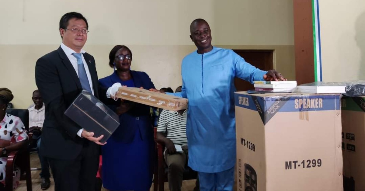 Chinese Embassy Donates to MMTU Student Union