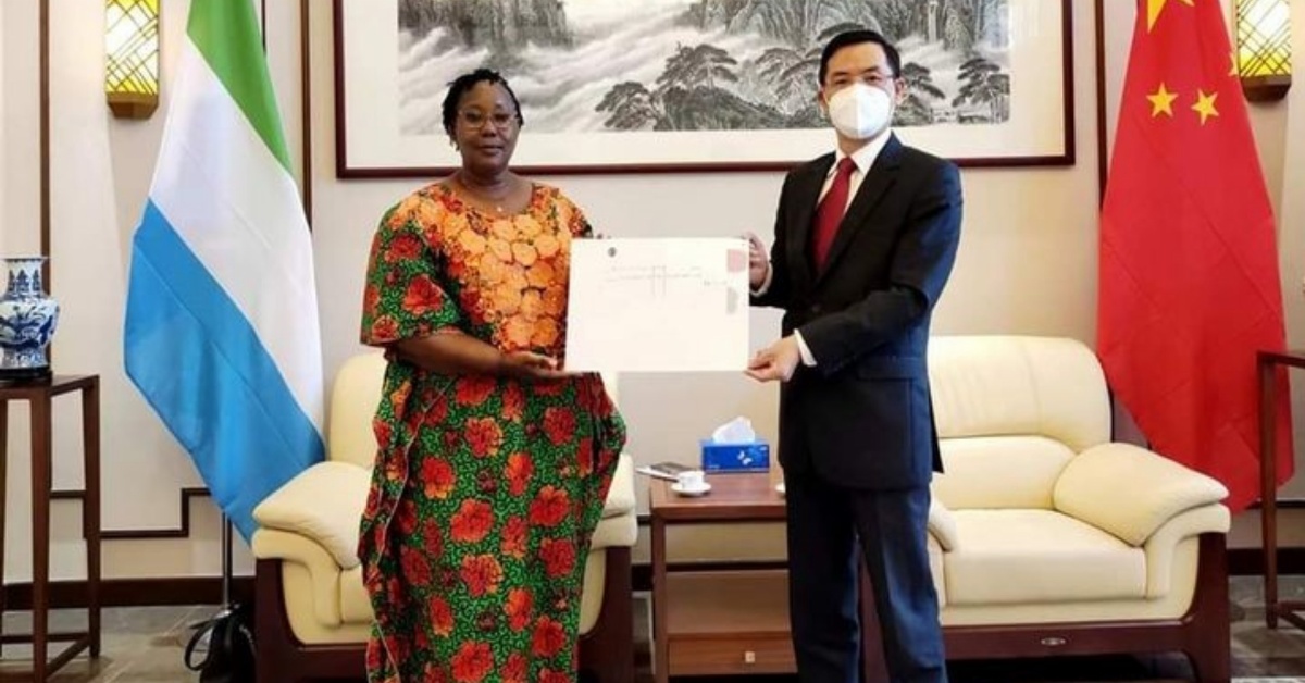 Chinese Embassy Aids Flood Victims with NLe150,000