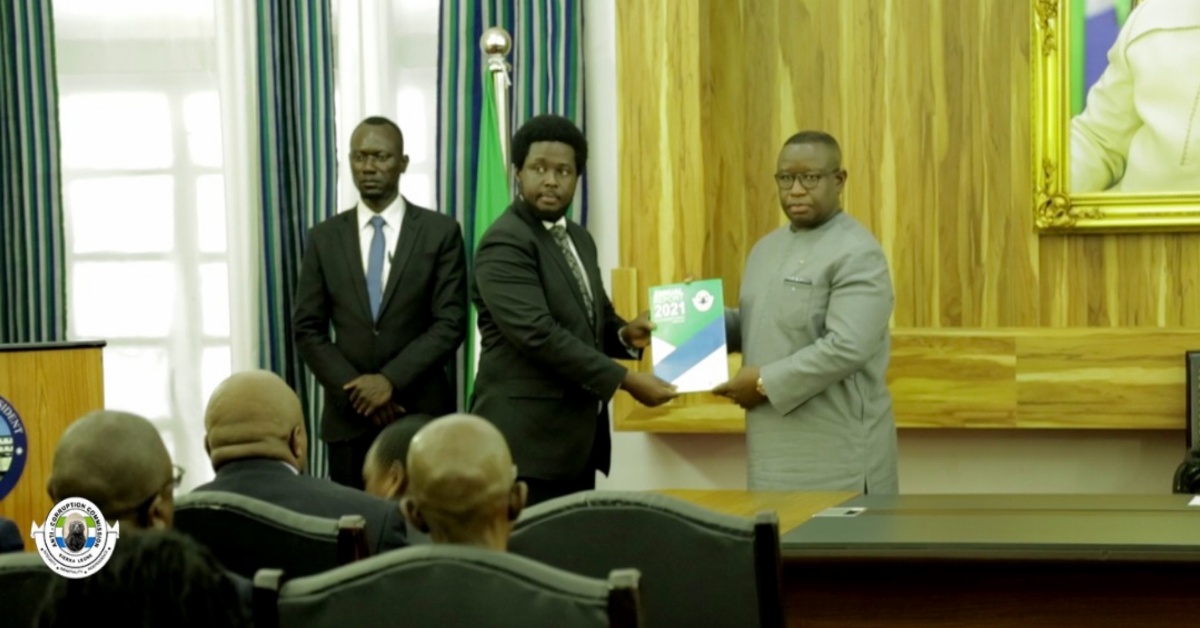 ACC Presents 2021 Annual Report to President Bio