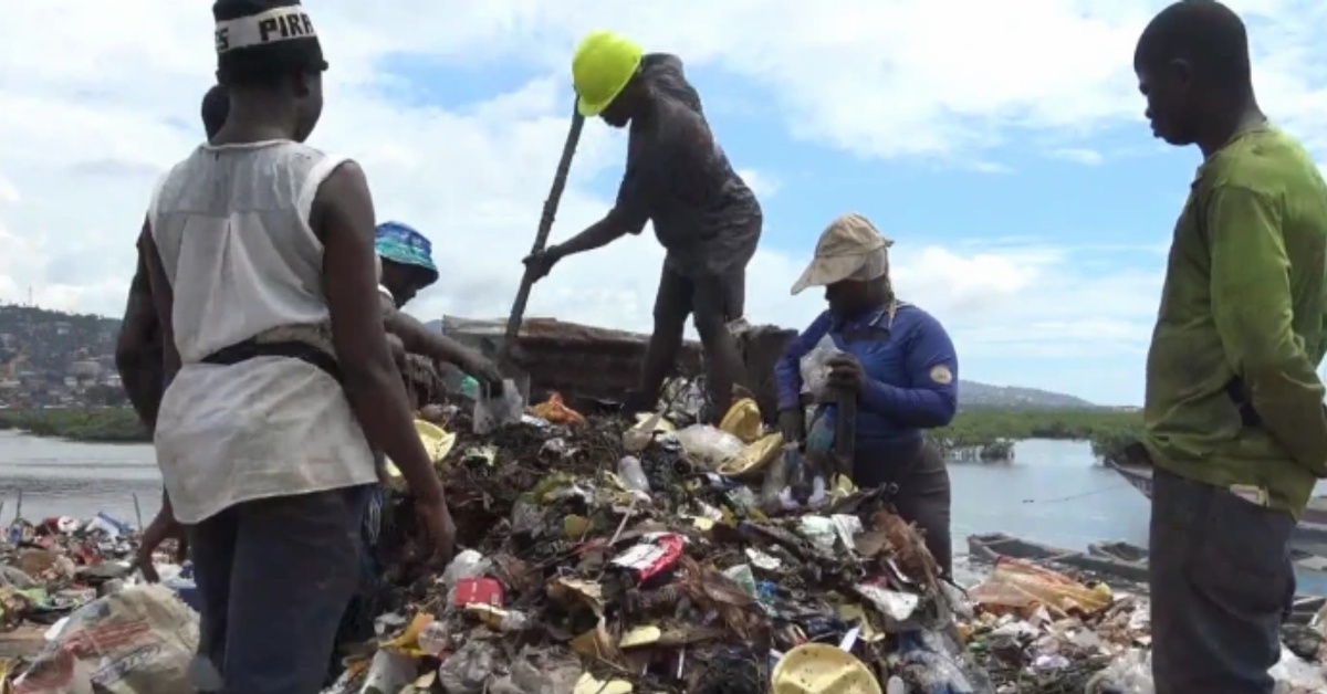 Aberdeen Residents Turn Garbage to Money