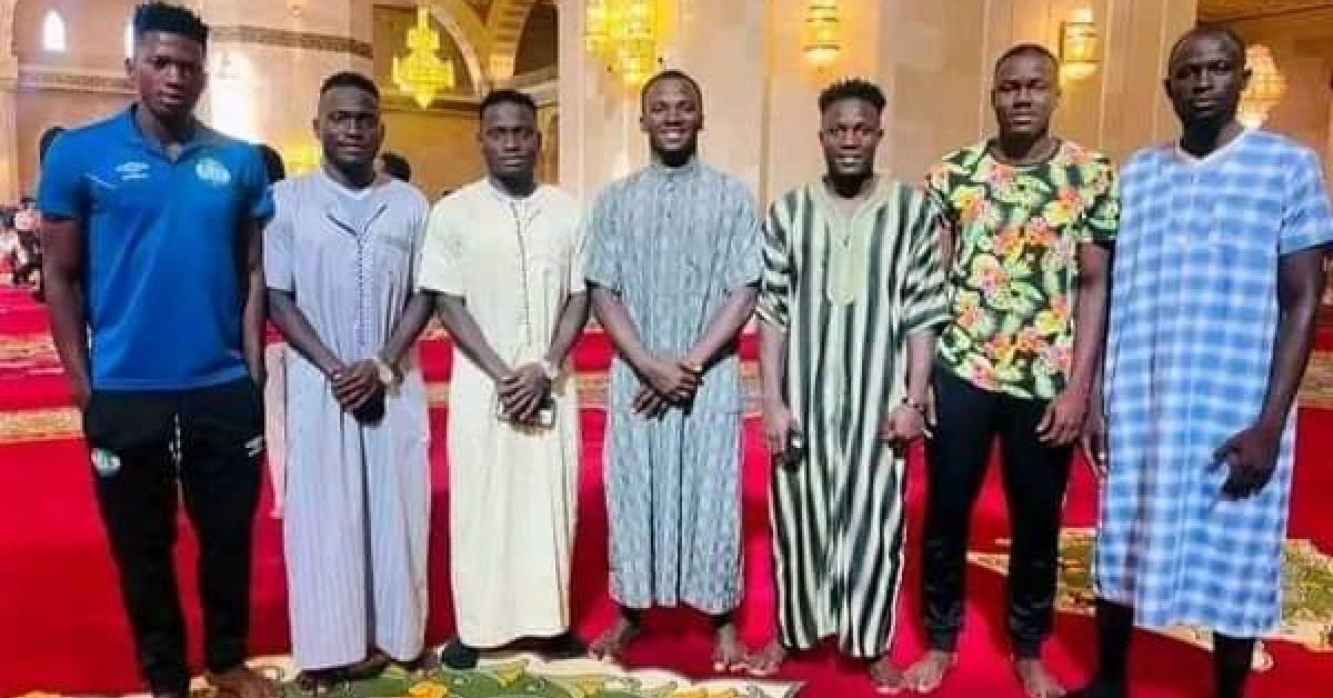Leone Star Players Perform Jumah Prayers in Dubai