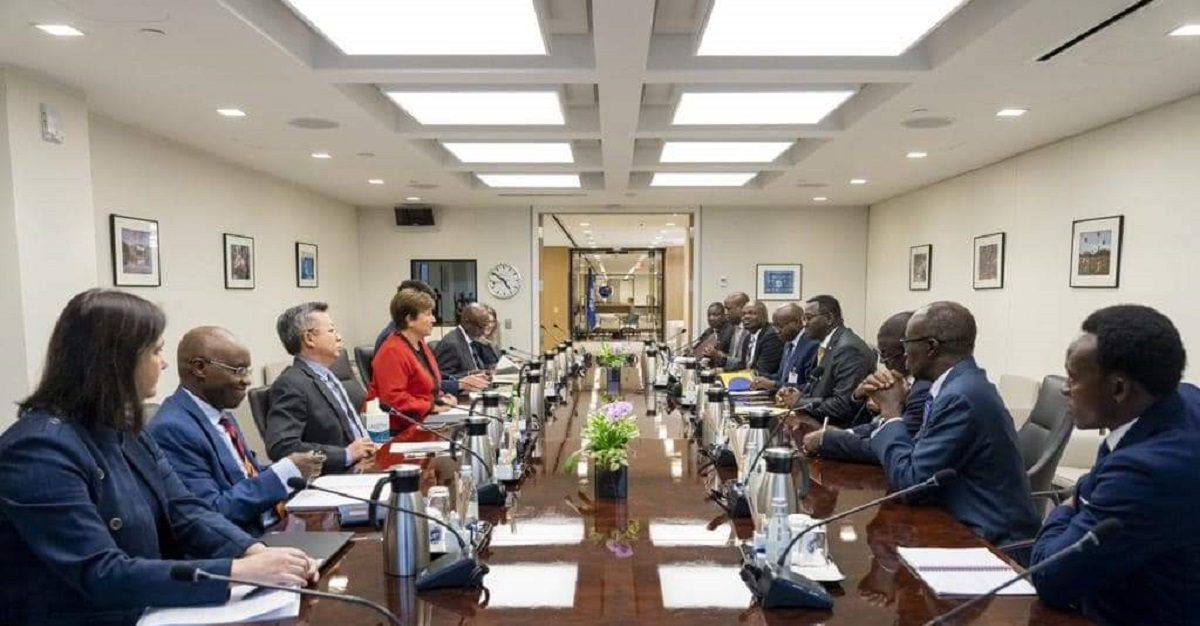 Finance Minister Visits IMF With Delegates