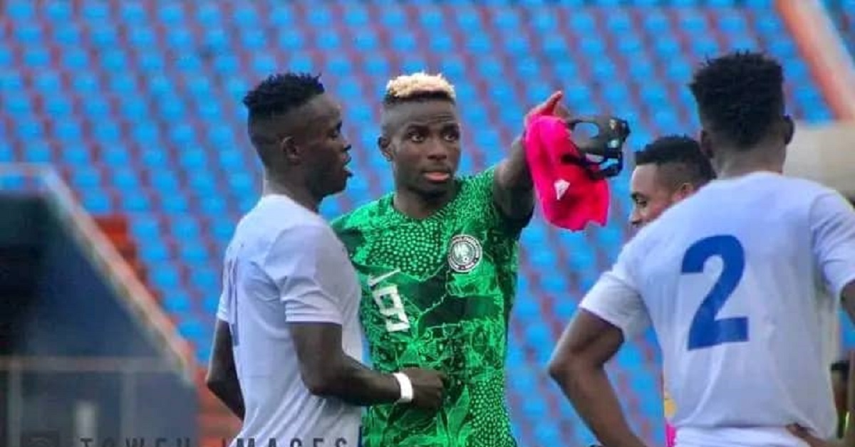 Victor Osimehn Gives His Match Winning Jersey to Musa Tombo