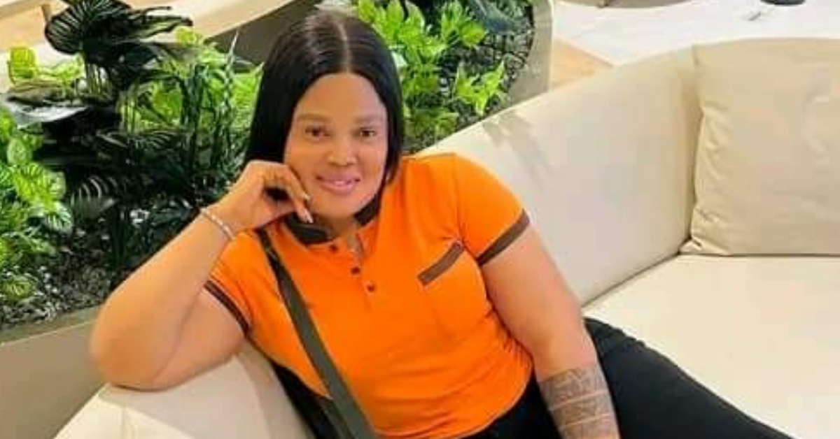 Hawa Ex-Tombo Taunts Musa as She Travels to Ghana