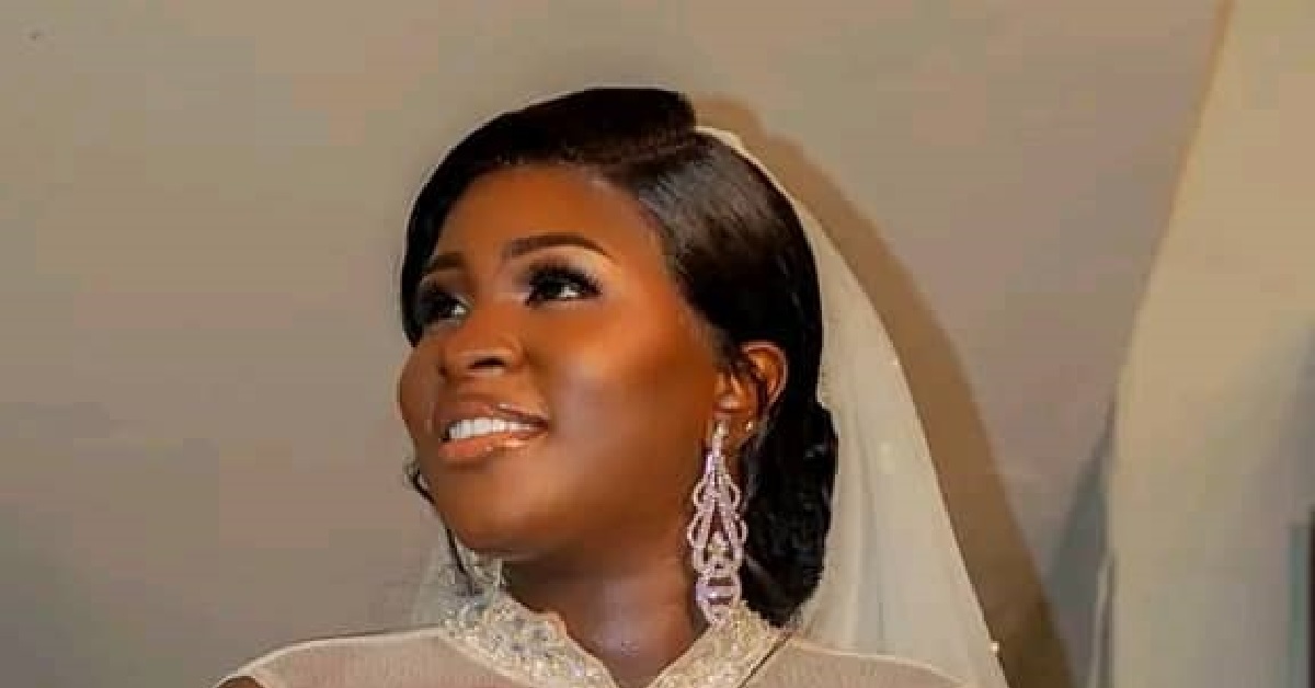 Popular Blogger Sarah Kallay Ties The Knot
