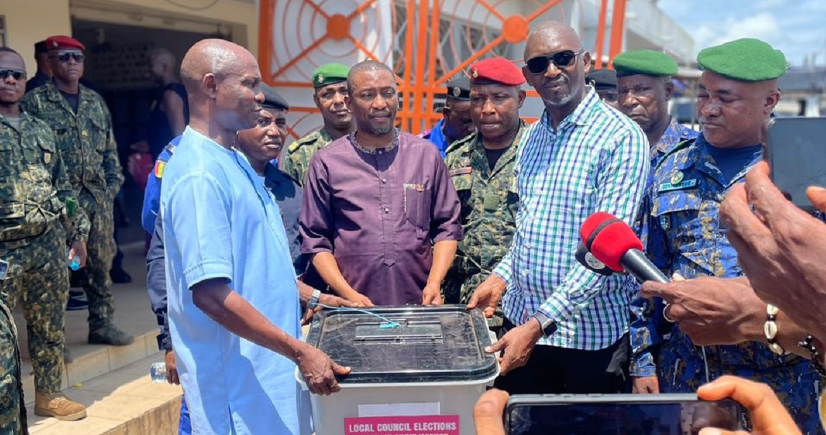 ECSL Returns 11,000 Borrowed Boxes to Guinea