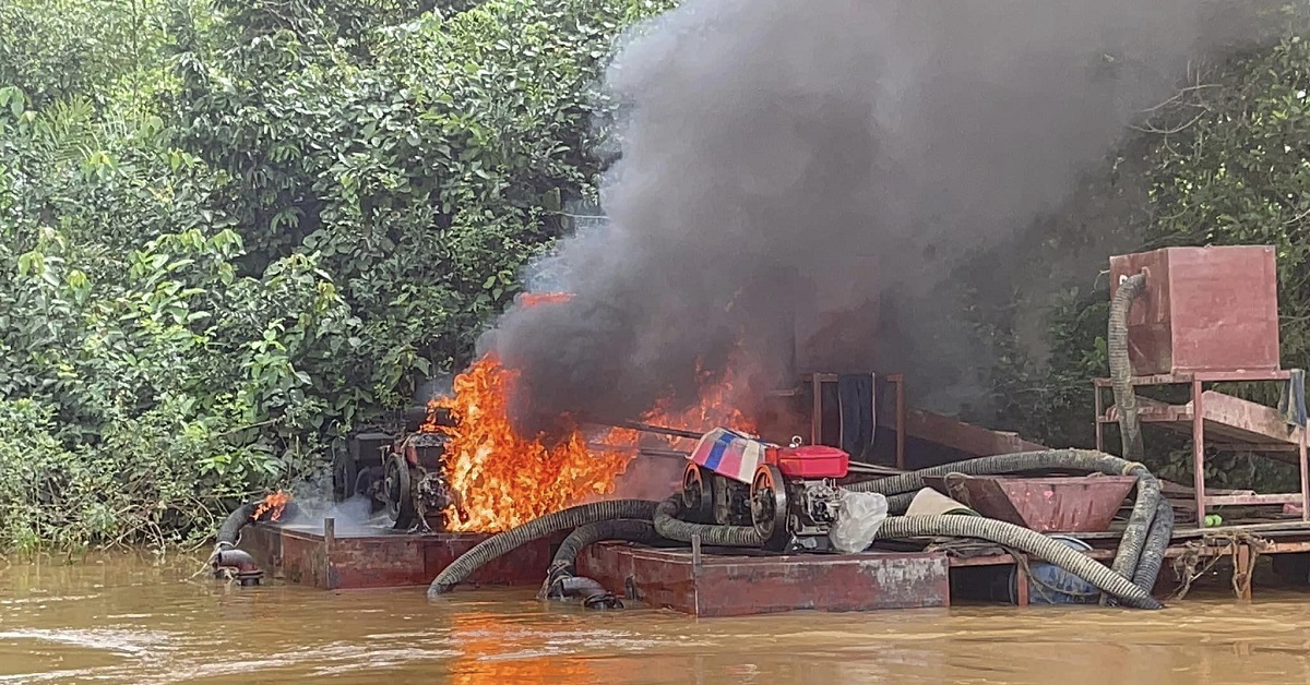 EPA Destroys 20 Dredges in Pampana River to Safeguard Environment