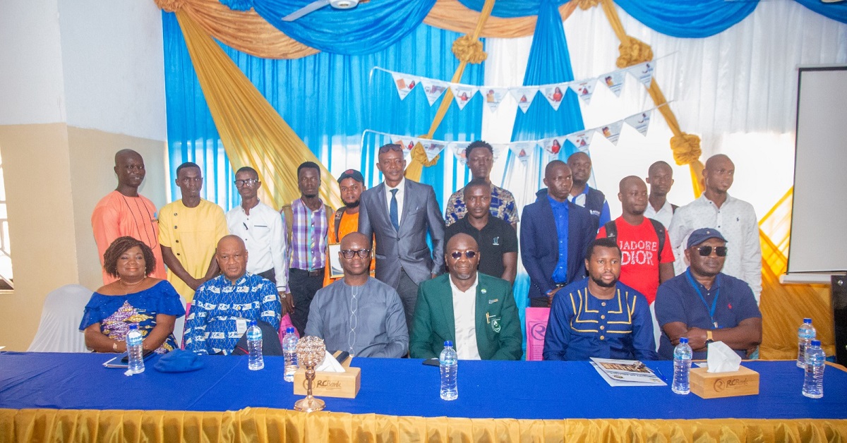 RCBank Holds Public Lecture, Awards Outstanding Customers And Agents