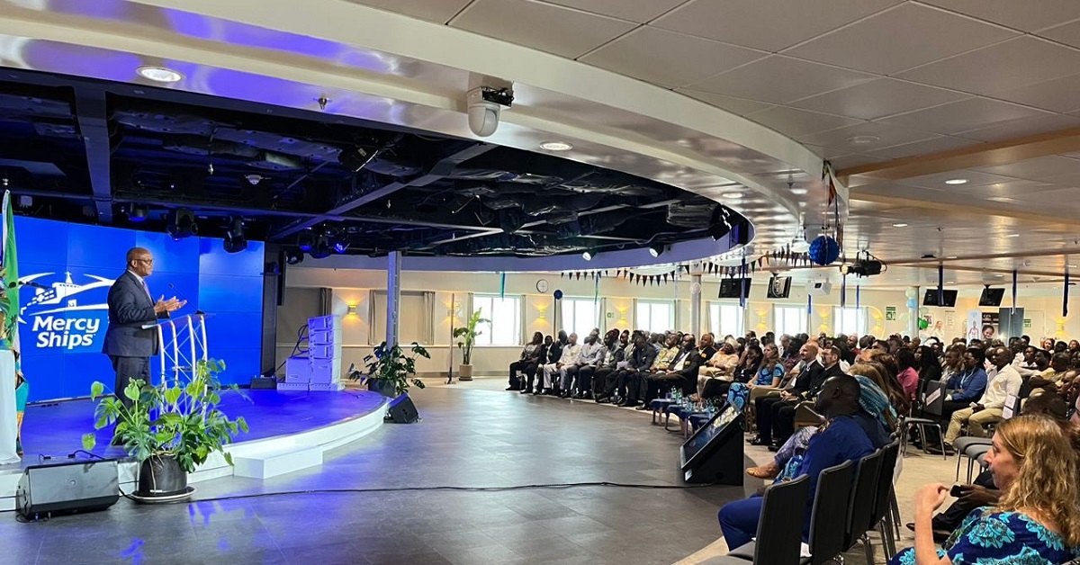 Sierra Leone’s Health Minister Austin Demby Explores Health Sector Partnership with Mercy Ships