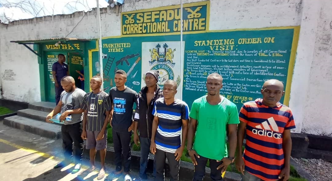PRISON COURTS: Justice Monfred Sesay Releases 11 Convicts In Kono