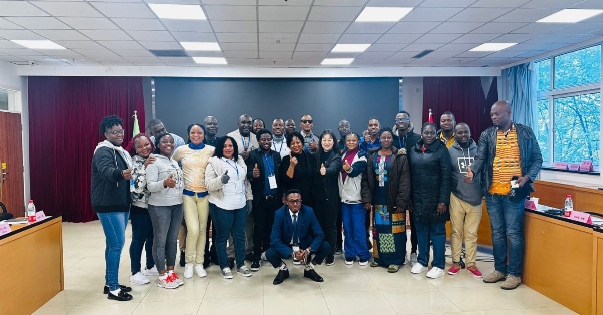 Chinese Professor, Zhang Yanqiu Enlighten Sierra Leonean Journalists on Constructive Journalism