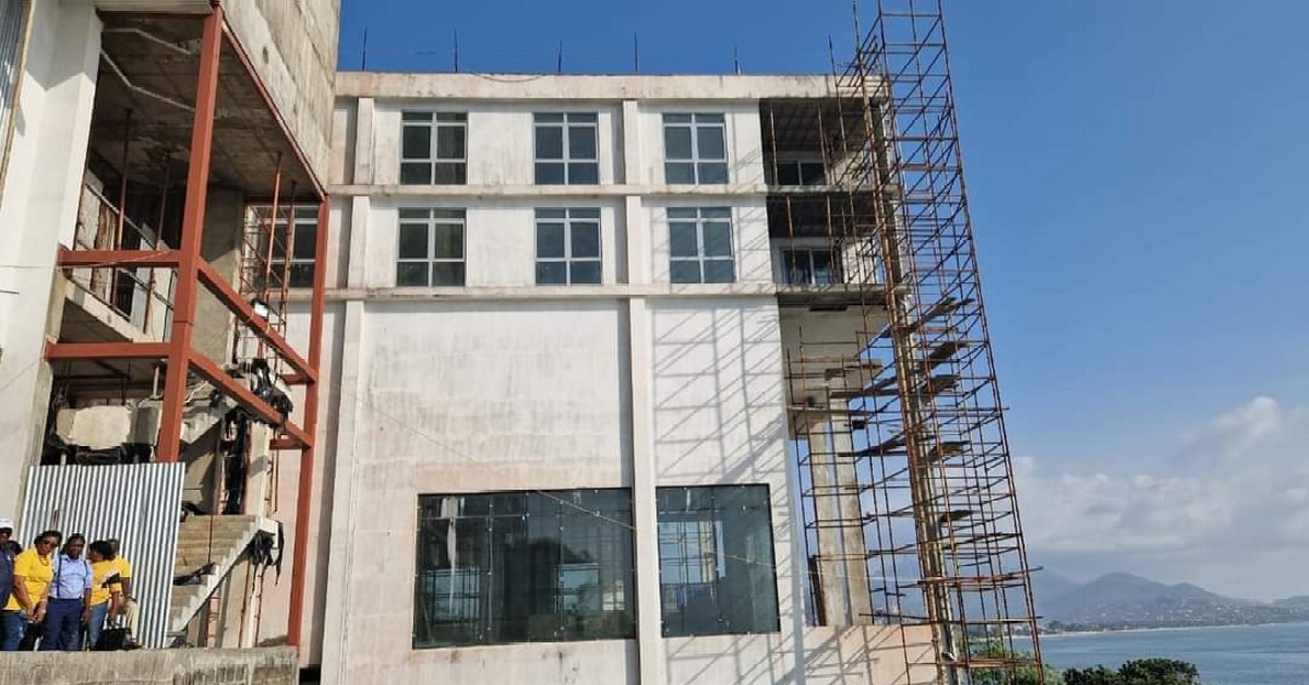Chief Minister Sengeh Inspects Construction of 200-Bed Cape Sierra Hilton Hotel in Freetown