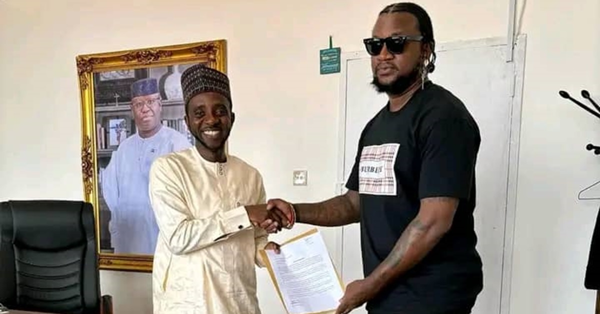 Boss La Delivers Thank You Note to Information Minister, Chernor Bah