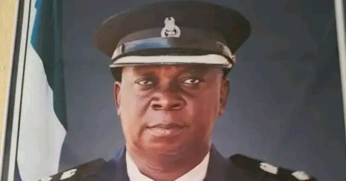 Chief Superintendent Lagga Assures Yoni Chiefdom Residents of Watertight Security