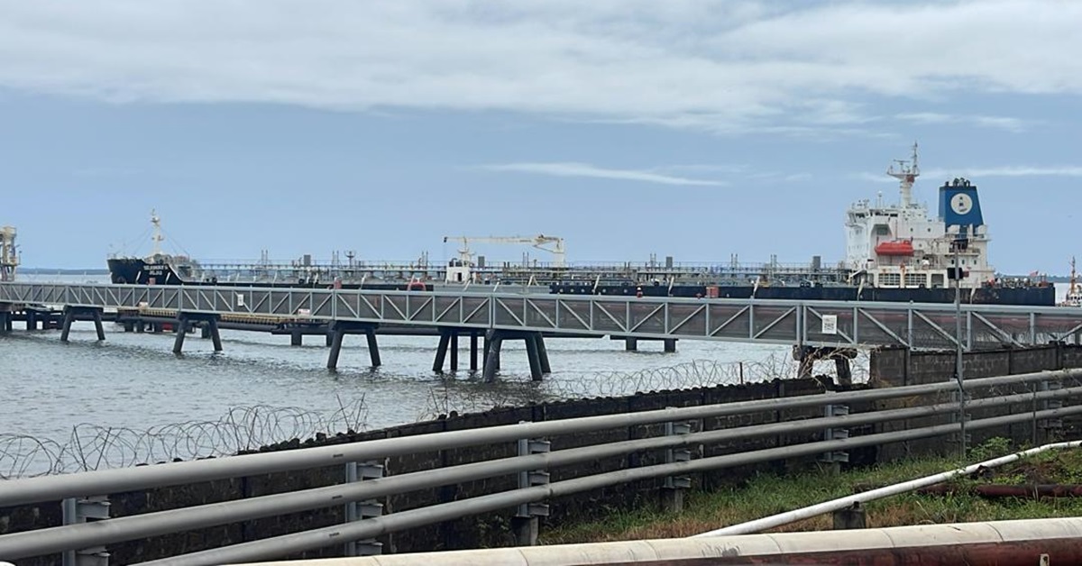 NP (SL) Lands With Over 10 Million Litres of Petrol (7.4.MT) at Kissy Terminal