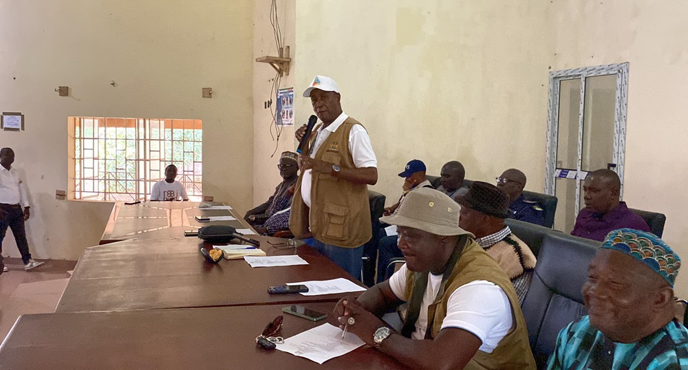 Presidential Spokesman Alpha Kanu Engages Port Loko Residents in Town Hall Citizens Engagement