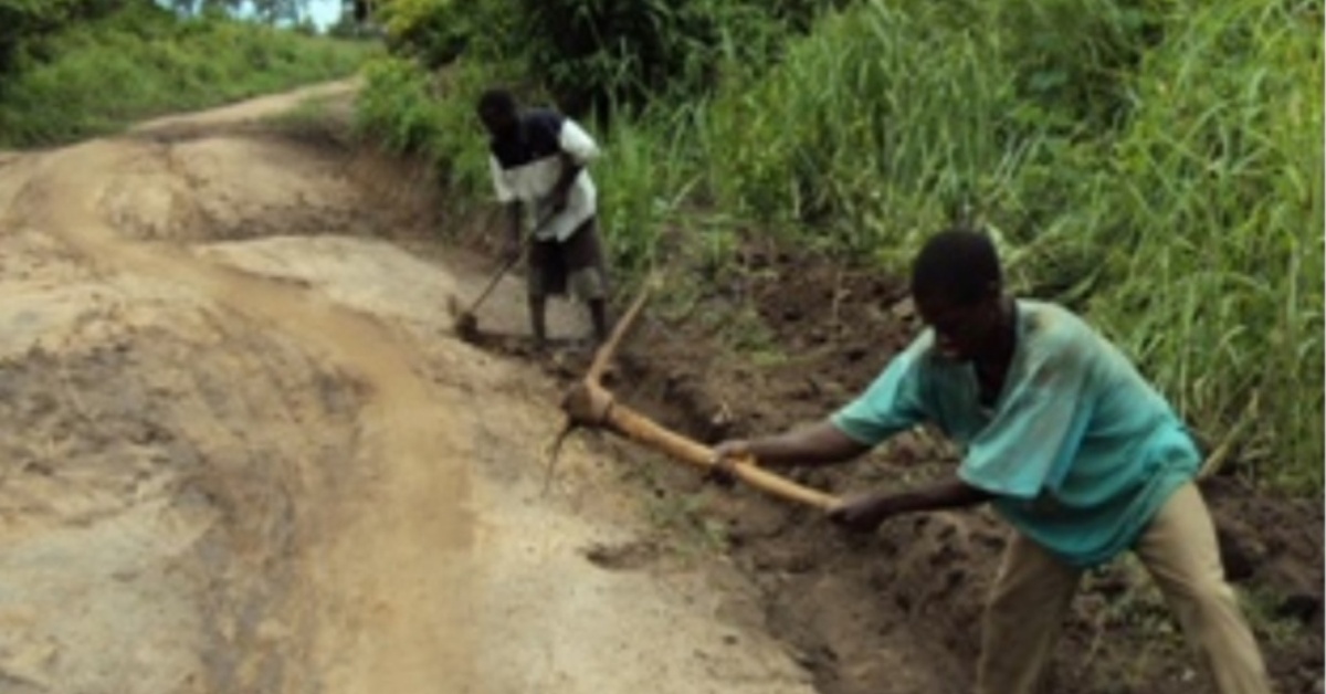 Baoma Community Residents Undertake Self-Supported Road Maintenance