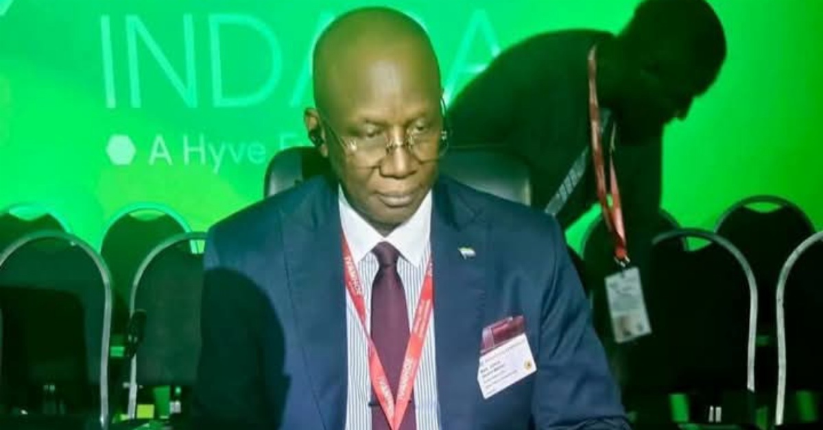 Minister of Mines Holds Key Meeting on Ethical Diamond Trading with De Beers CEO in Cape Town