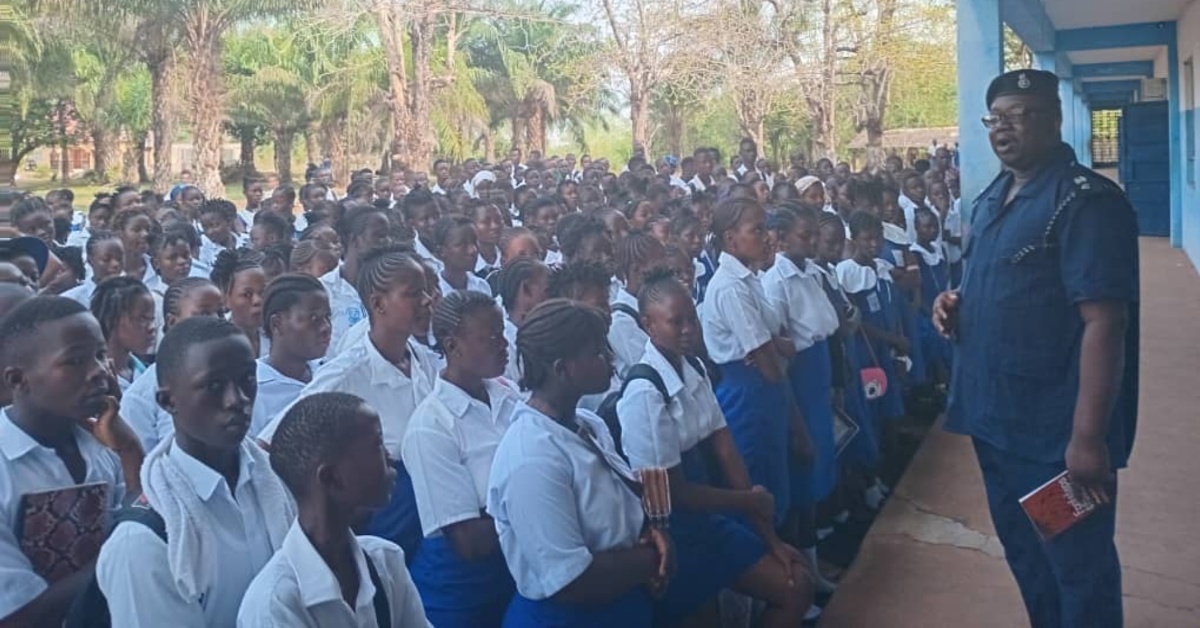 Local Unit Commander, Moyamba Division, Engages USS Pupils in Community Policing Awareness