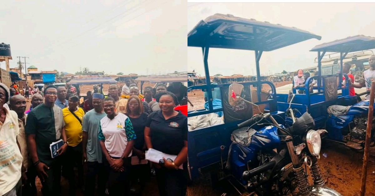Freetown Mayor and CRS Donate Waste Management Tools to Kroo Bay Community