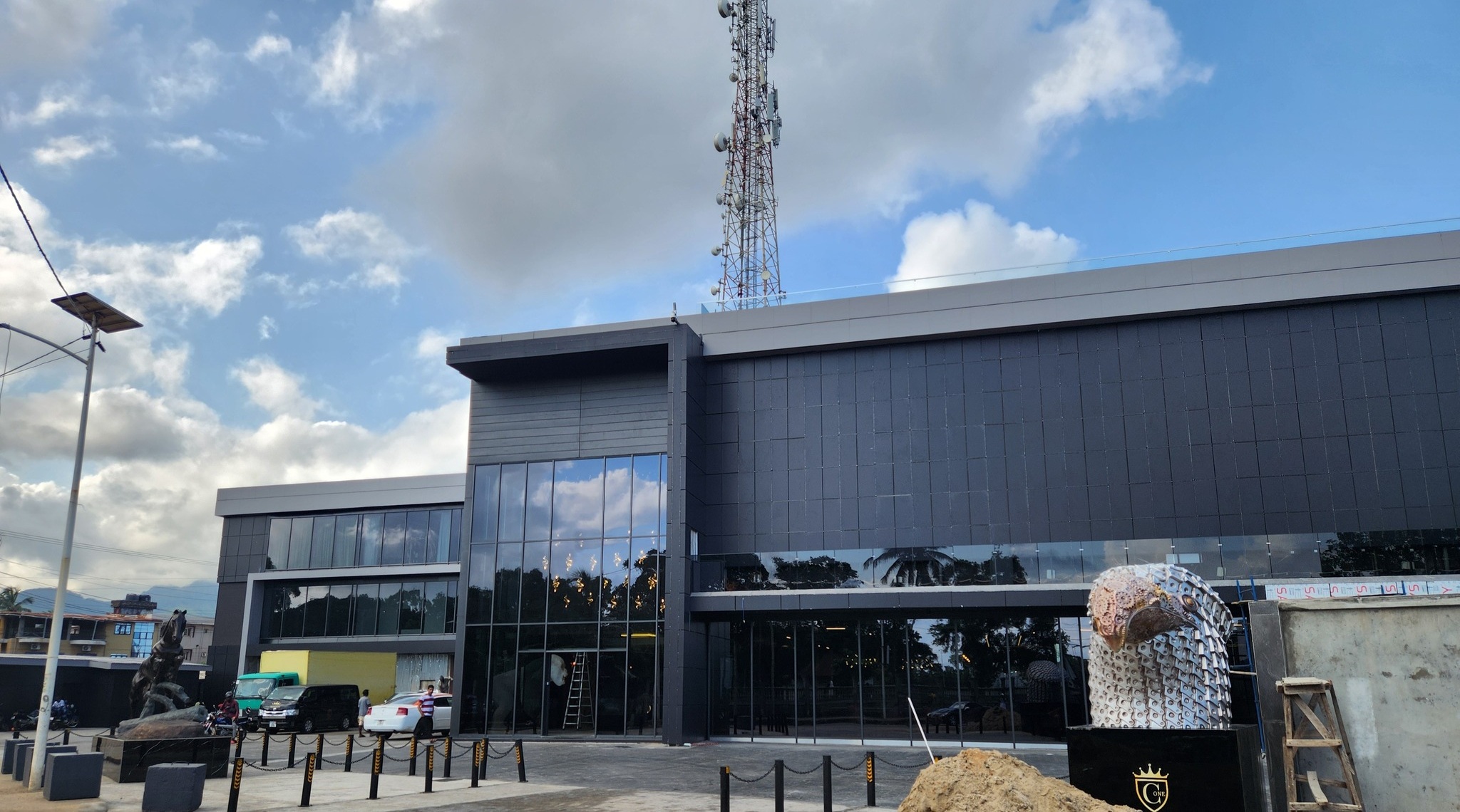 New Chapter One Restaurant Opens in Freetown With a Wide Range of Drinks