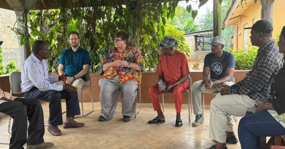 U.S. Ambassador Hunt Engages Moyamba Leaders on Economic Cooperation and Development