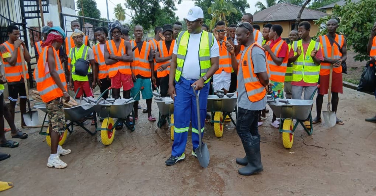 Community Chief Joins Youths for Cleaning Exercise in Moyamba