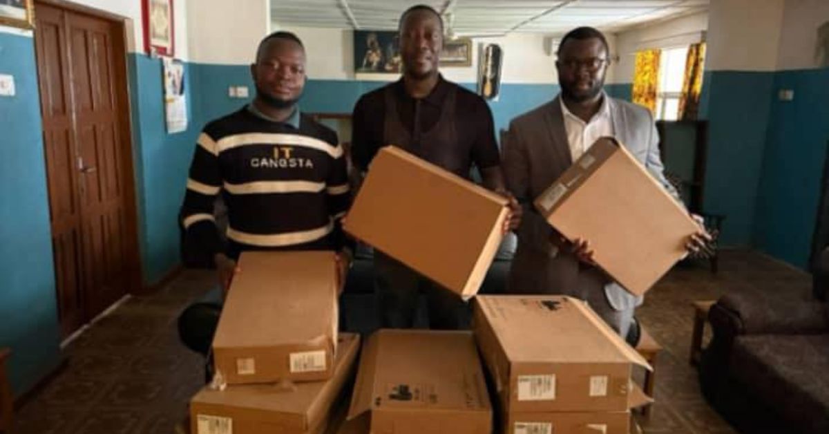 ETU-SL Radical Inclusion Movement Chairman Applauds Chief Minister for Laptop Donation