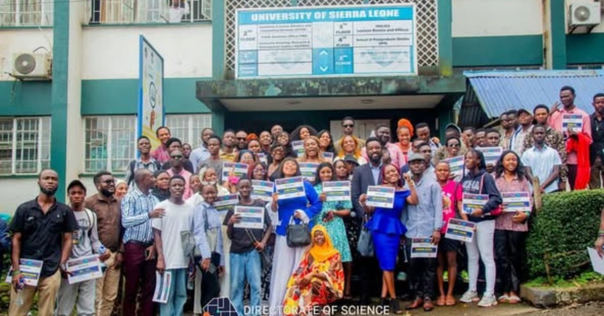 DSTI Graduates First Cohort of Tech 101 Digital Literacy Training