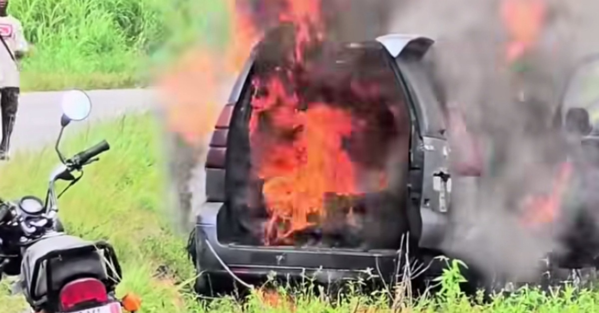 Vehicle Completely Destroyed by Fire on Lunsar-Freetown Highway