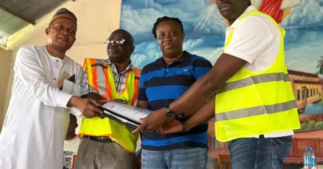 SALWACO Hands Over Lot 1 of Lunsar Water Project to Contractor