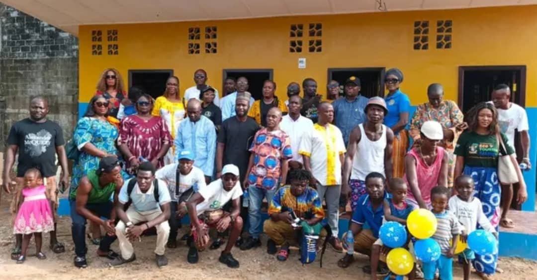 Rotary Club Hands Over New Public Toilets at Lumley–Aberdeen Beach