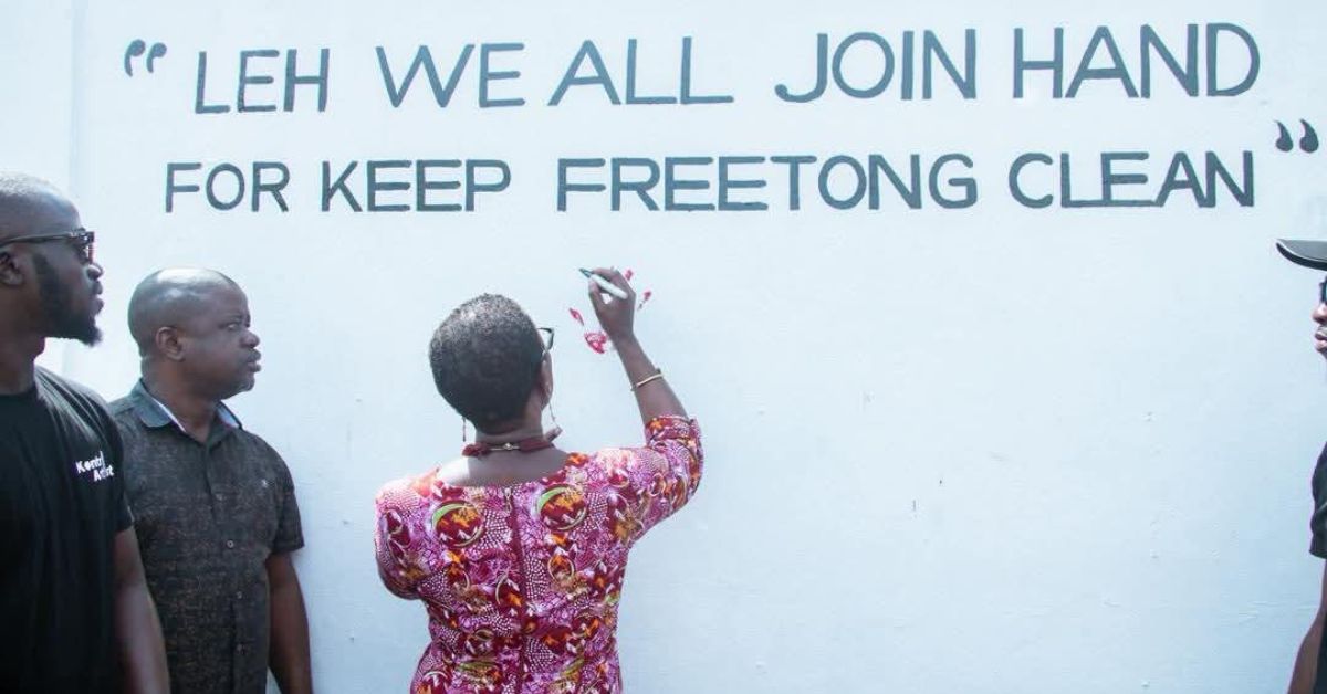 Mayor Aki-Sawyerr Unveils Murals Promoting Women’s Access to Information at Kissy Road Cemetery