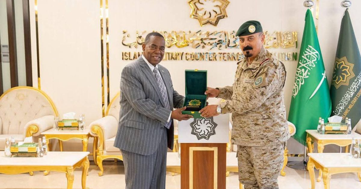 Ambassador Mohammed Barrie Holds Talks with IMCTC Leadership in Saudi Arabia
