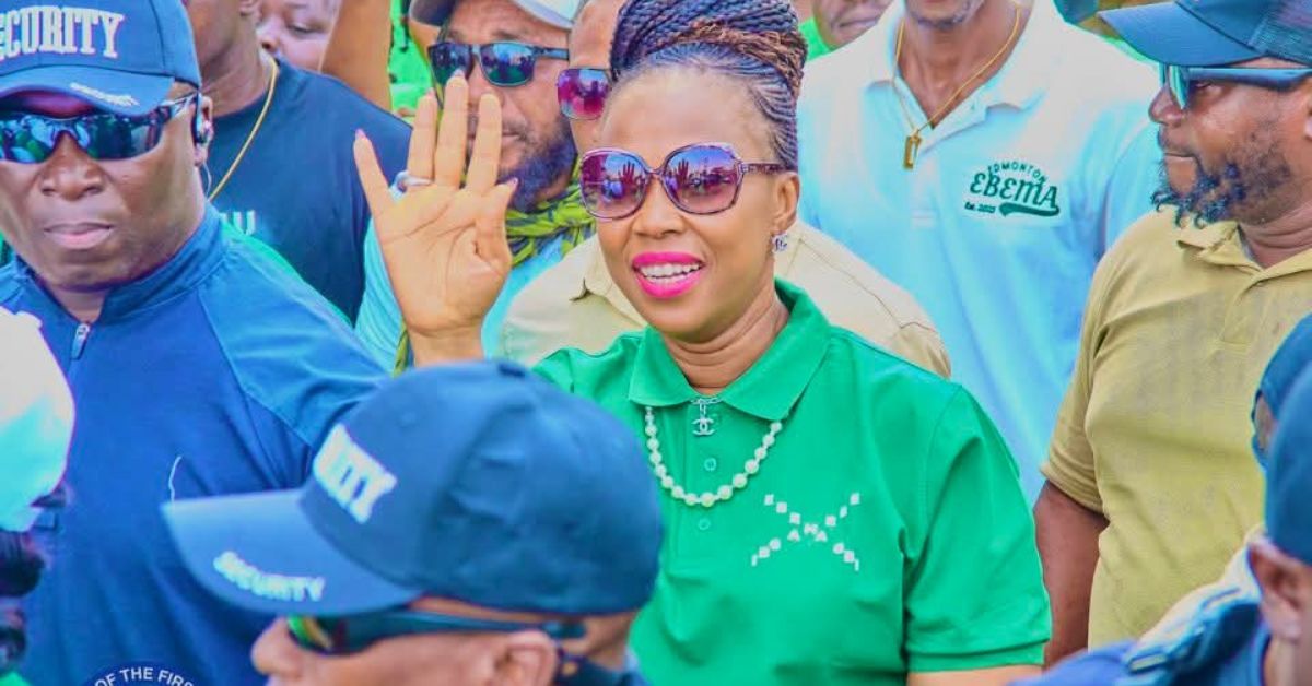 First Lady Fatima Bio Donates 1 Billion Leones to SLPP Women’s Wing