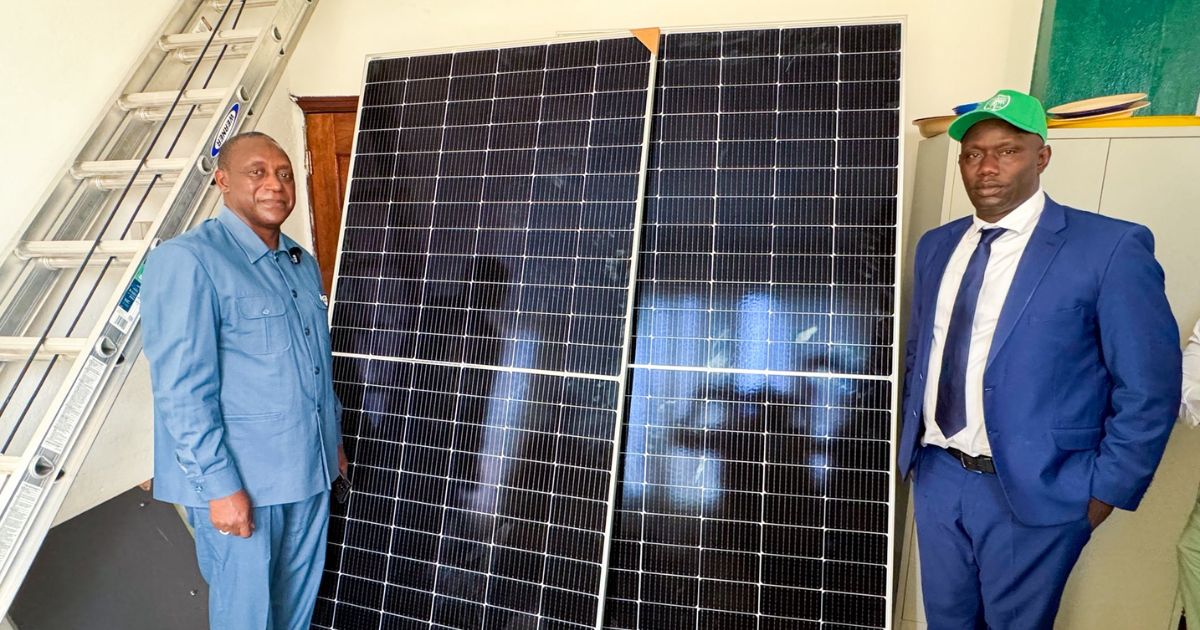 Kandeh Yumkella Donates 30KW Solar Power System to SLPP Headquarters