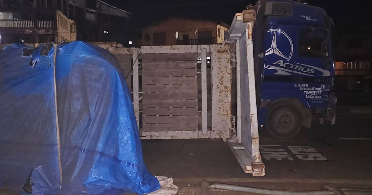 Trailer Collapses and Crushes Parked Car at Portee Junction