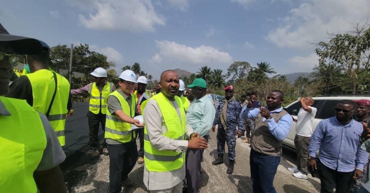 VP Jalloh Inspects Kailahun Healthcare Services and Cross-Border Road Project in Eastern Sierra Leone