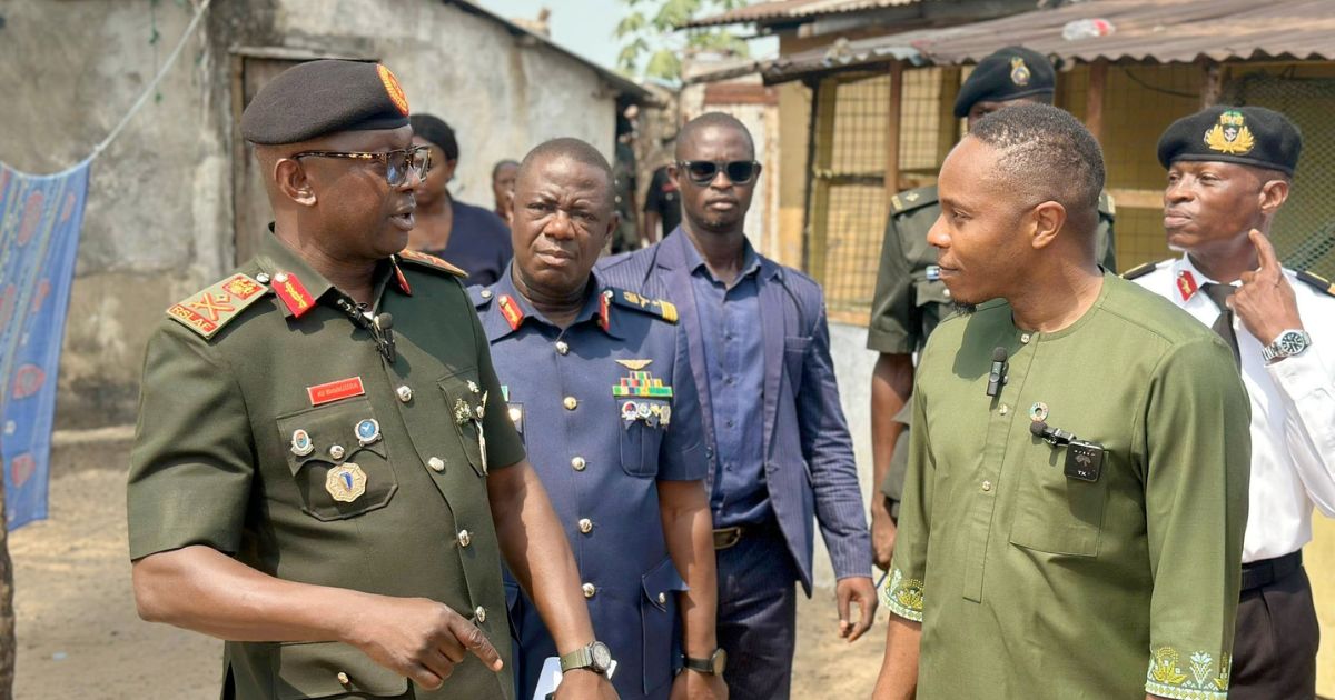 Chief Minister Sengeh Visits Juba Barracks, Unveils Development Plans for Military Housing Transformation