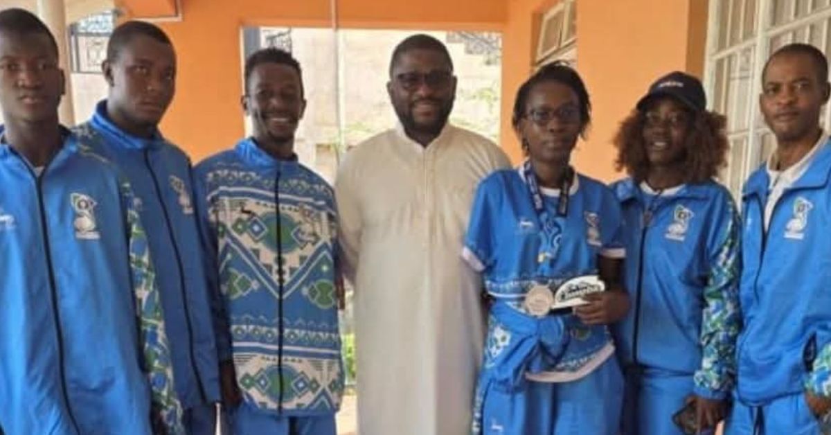 Sierra leone Para Olympic Committee Presents Bronze to National Sports Authority