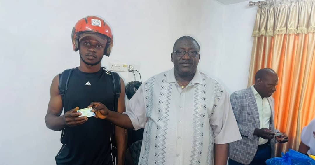 NCRA Hands Over 3,000 ID Cards to Bike Riders Union