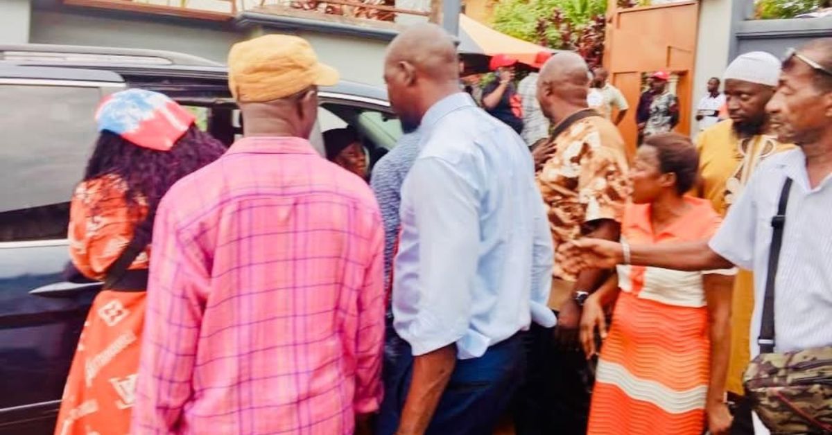 APC Leaders, Supporters Gather at Late Chairman Mansaray’s Residence to Pay Respects