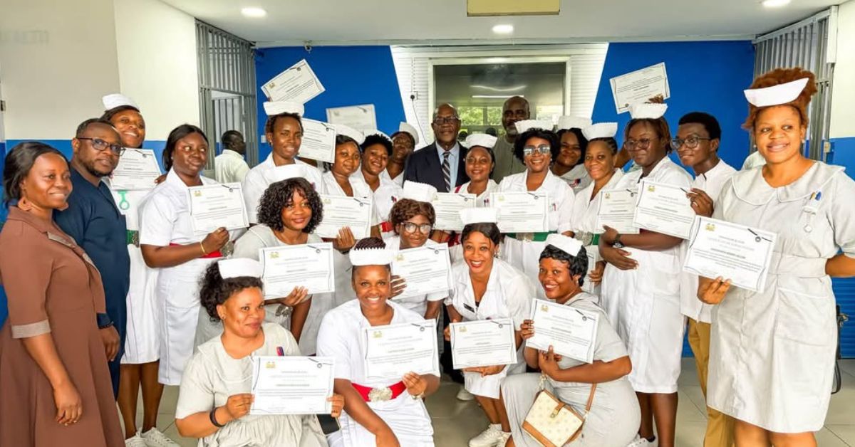 Health Minister Austin Demby Certifies ECOWAS Summit Health Workers, Hails them as “Heroes”