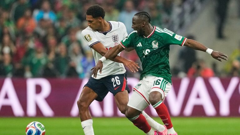 Bellingham Brace Powers 10-Man England Past Mexico into World Cup Quarter-Finals