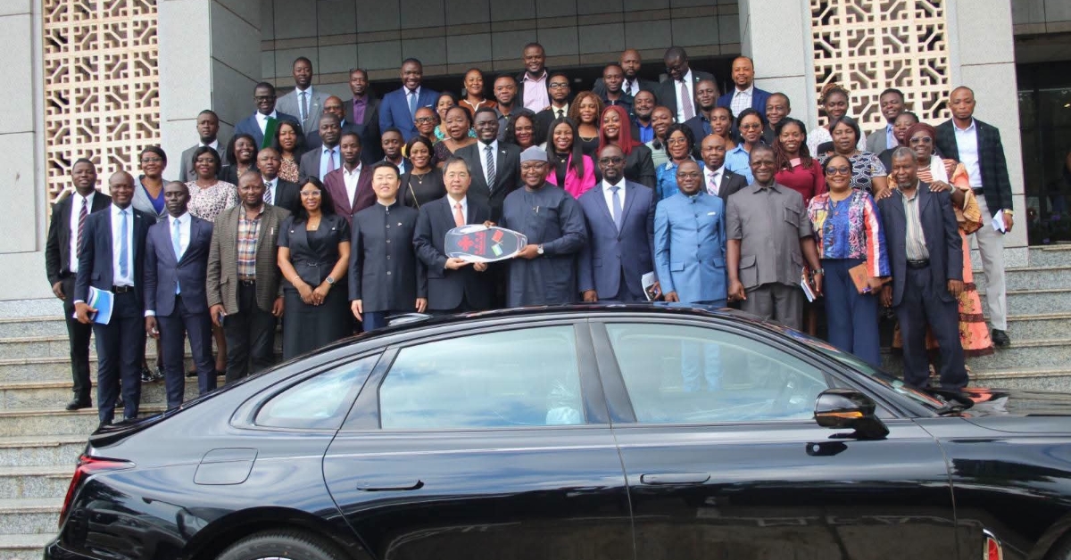 China Officially Hands Over 15 Protocol Vehicles to Sierra Leone Ahead of ECOWAS Summit